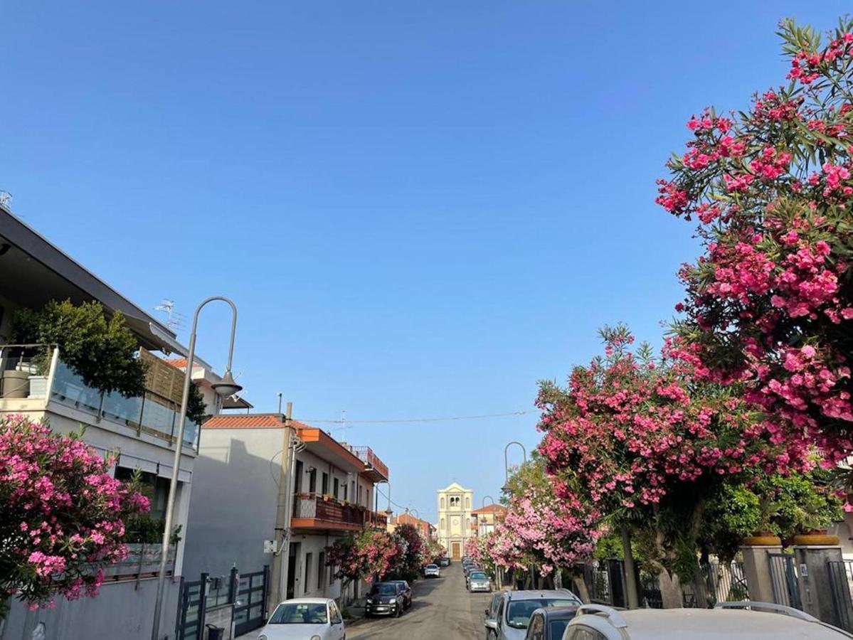 Tuttifrutti Holiday Acireale Exteriör bild