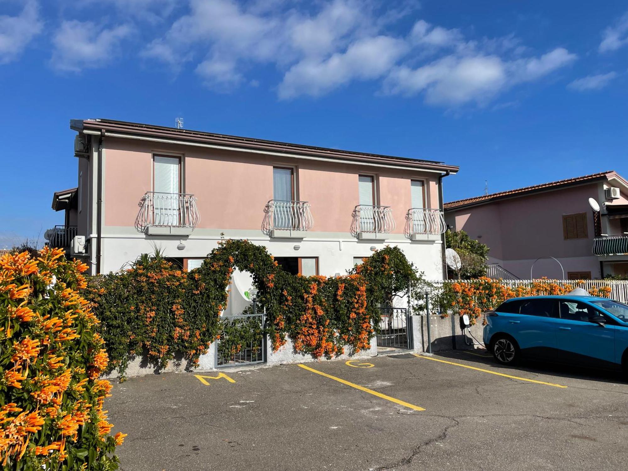 Tuttifrutti Holiday Acireale Exteriör bild